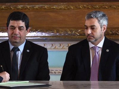 Juicio político: Facultad de Ciencias Sociales para por 24 horas