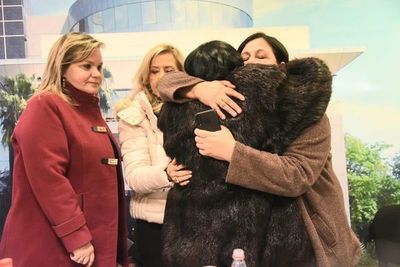 Senadoras y familiares de Whittingslow repudian inacción de la Fiscalía y accionar de Kriskovich