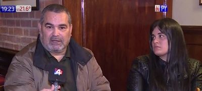 Chilavert visita a joven refugiada en Uruguay y critica a Fiscalía