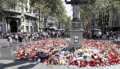 Barcelona: Homenaje en silencio a las víctimas de los atentados del 17
