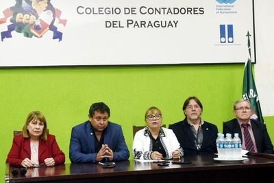 Contadores pide que confirmen a Orué y rechaza regreso de Marta