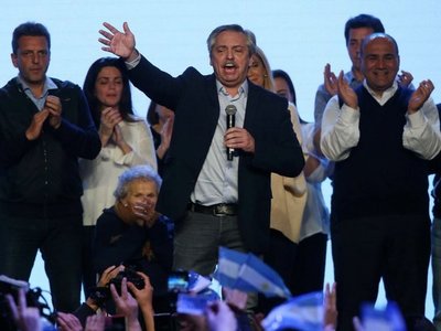 Para Fernández se debe renegociar con FMI y revisar acuerdo Mercosur-UE
