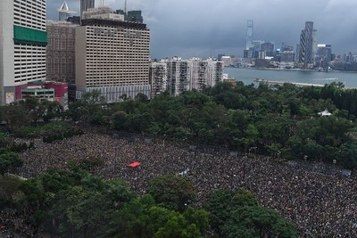 Twitter dice que China usó su servicio para sembrar discordia en Hong Kong