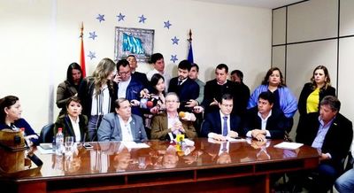 Diputados colorados archivan hoy juicio político a Marito