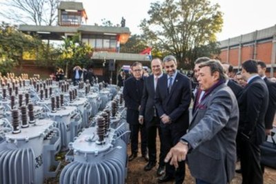 Gobierno entregó primer lote de transformadores a la ANDE
