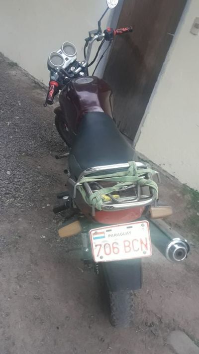 Policías recuperan motocicleta robada en Ypacaraí