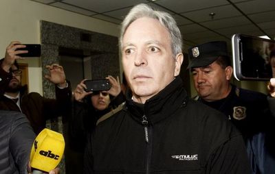 Piden juicio para extitular del Indert y sus hijos
