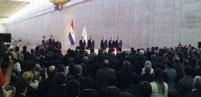 Abdo y Macri habilitan el cruce fronterizo Ayolas