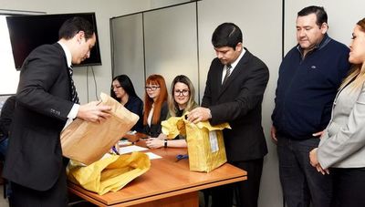 MEC comprará, finalmente, notebooks que no pasan de G. 15 millones cada una