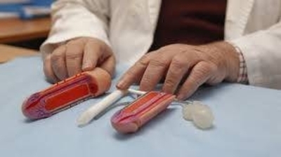 HOY / Clínicas: restituyen sexualidad normal a adulto mayor de 74 años, con cirugía de una hora