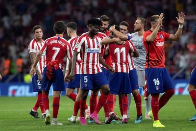 Remontada épica y liderato del Atlético