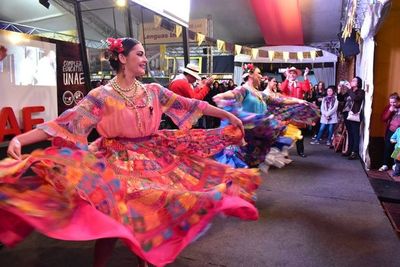 Libroferia Encarnación continúa con múltiples actividades