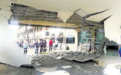 IPS dispuso demolición y ordena pericia tras derrumbe de cielorraso