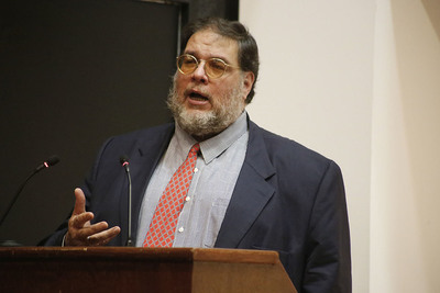 Benjamin Fernández Bogado: "En Paraguay estamos rebasados en todo"