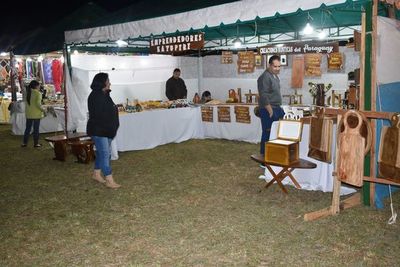Prosigue la Expo Ayolas con atractivas artesanías