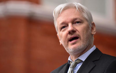 Julian Assange seguirá en prisión en Londres