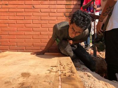 Hallan más huesos y sigue búsqueda en inmueble que era de Stroessner