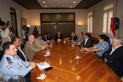 HOY / Empresarios de la Feprinco de acuerdo con que FF.AA salga de policía a las calles