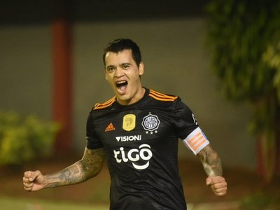 William Mendieta pone plazo para su vuelta y elogia a Erik López