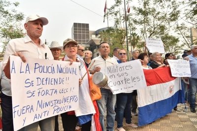 Familiares de policías se manifestarán para volver a exigir salida de Villamayor