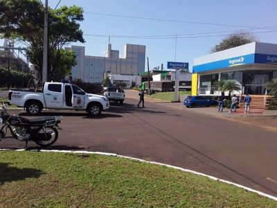 Itapúa: Detector de objetos metálicos frustró asalto a sucursal de Banco Regional