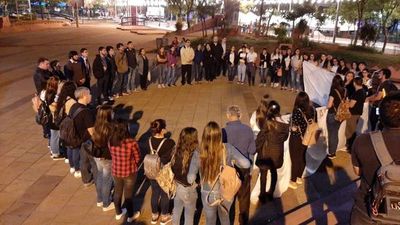 Marcharon en recordación de joven fallecida tras caer de bus