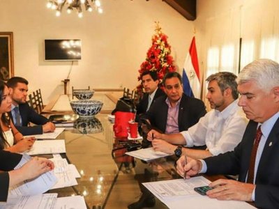 Abdo planea construir un salón de G. 3.750 millones en plena crisis