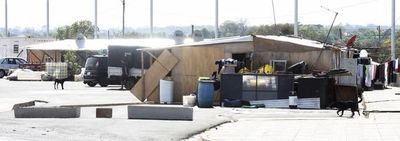 Nueva Costanera sigue ocupada por damnificados que esperan respuesta