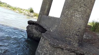 Puente se daña a raíz de infraestructura abandonada