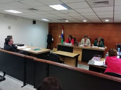 Luego de chicanear por años, se inició juicio de Luis Ortigoza, extitular del Indert