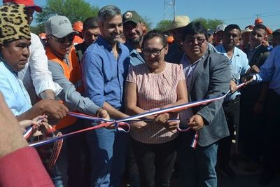 Abdo Benítez inaugura tramo 20 de la Bioceánica en Carmelo Peralta