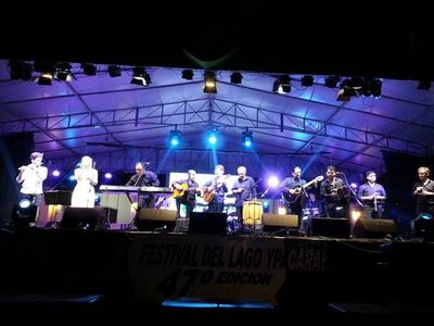 Generación ganó el Trofeo “Recuerdos de Ypacaraí” en Festival del Lago