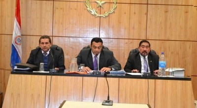 Caso del abusador de su hijastra: La Corte suspende a jueces y fiscala