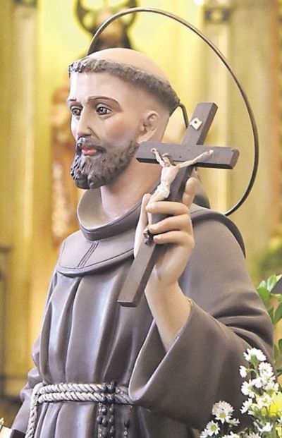 Los católicos honran a San Francisco de Asís