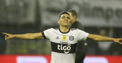 Olimpia parece no tener techo y goleó a Nacional