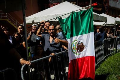 Dolor y reconocimiento a la figura de José José en su despedida en Miami