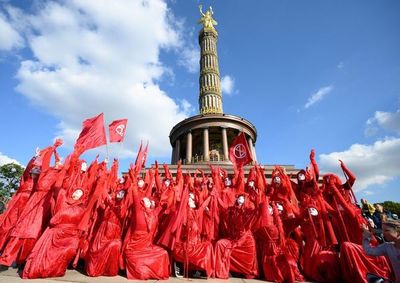 “Rebelión Internacional” contra el cambio climático toma ciudades en todo el mundo