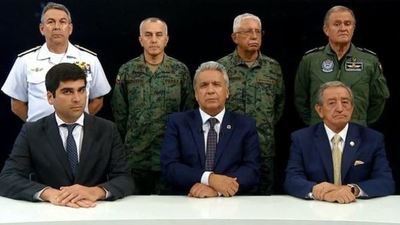 Lenín Moreno traslada sede de Gobierno y culpa a Correa de intento de golpe