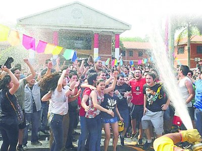 Un diario que ayuda a corregir las falencias de una sociedad
