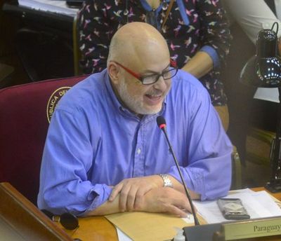 Duro roce verbal entre Payo Cubas y Blas Llano durante homenaje a Domingo Laíno en el Senado