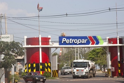 Los senadores que votaron por los G. 28 mil millones para Petropar a ser destinados a salarios y bonificaciones
