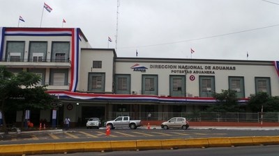 Suman y siguen hechos de corrupción. Delegado de Aduanas en Uruguay cobra coima “pero no es para mí”