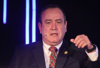 Presidente electo de Guatemala denuncia que le negaron ingreso a Venezuela