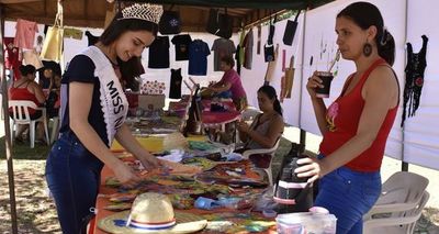 Fiesta del Ñandutí en Itauguá