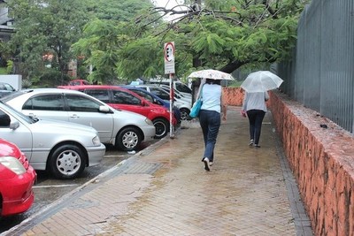 Prevén una jornada cálida con ocasionales tormentas