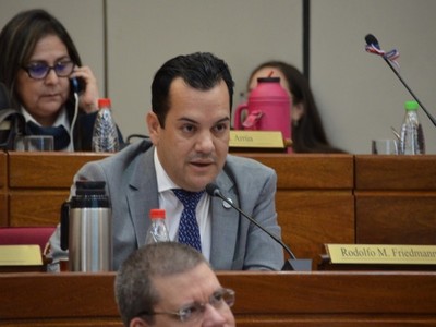 De parte del Gobierno se está cumpliendo con los campesinos en un 100%, dice titular del MAG