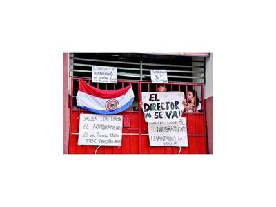 Toman colegio público de Sajonia para que nombren al director