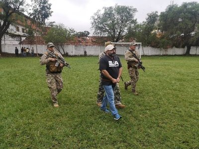 Expulsan a presunto jefe narco brasileño detenido en Asunción