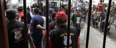 Salvo que ocurra un milagro, cárceles quedarán en manos de los reclusos desde medianoche