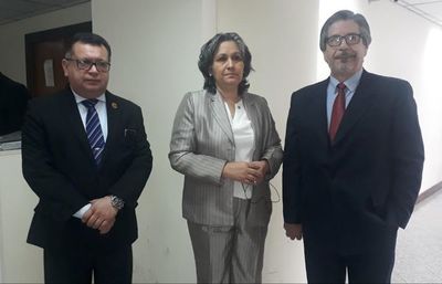 Camarista justifica fallo a favor de ex policía pederasta y afirma que escrachadores “son pagados”